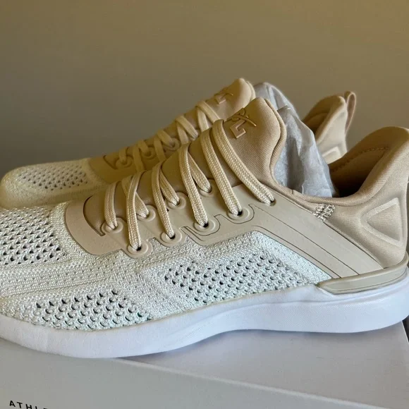 NEW APL Women’s Techloom Tracer Beach/Metallic Pearl/White Size 7.5 - Picture 2 of 13